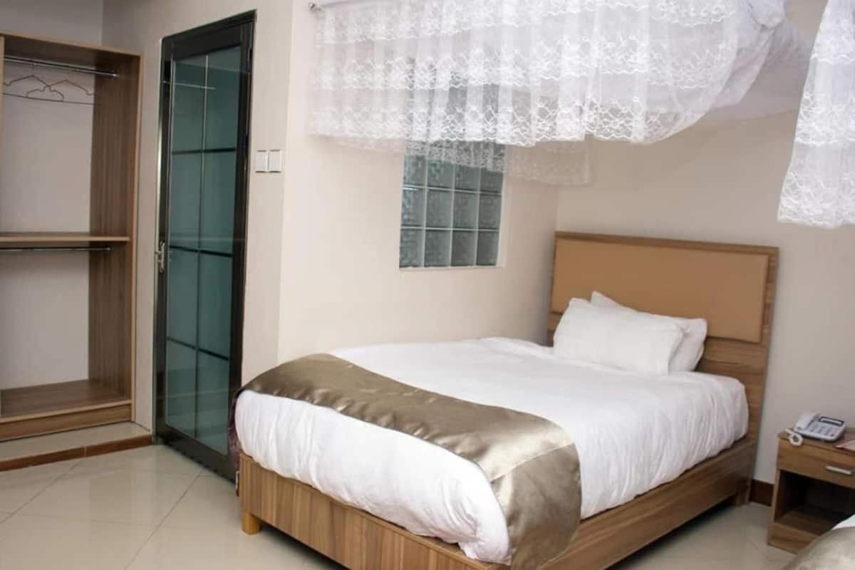 Santa Maria Hotel Entebbe Exteriér fotografie