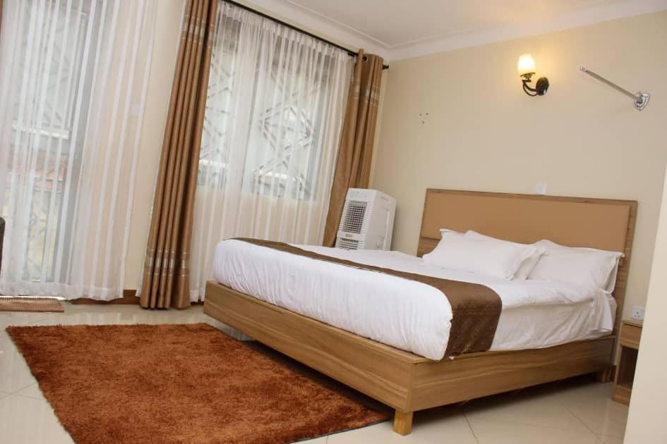 Santa Maria Hotel Entebbe Exteriér fotografie